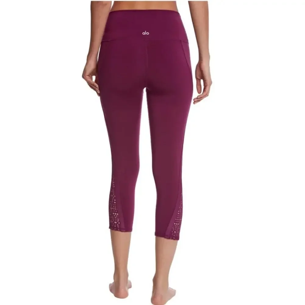 Alo High Waisted Patina Yoga Capri Pants Leggings 3158 Purple Burgundy Pilates